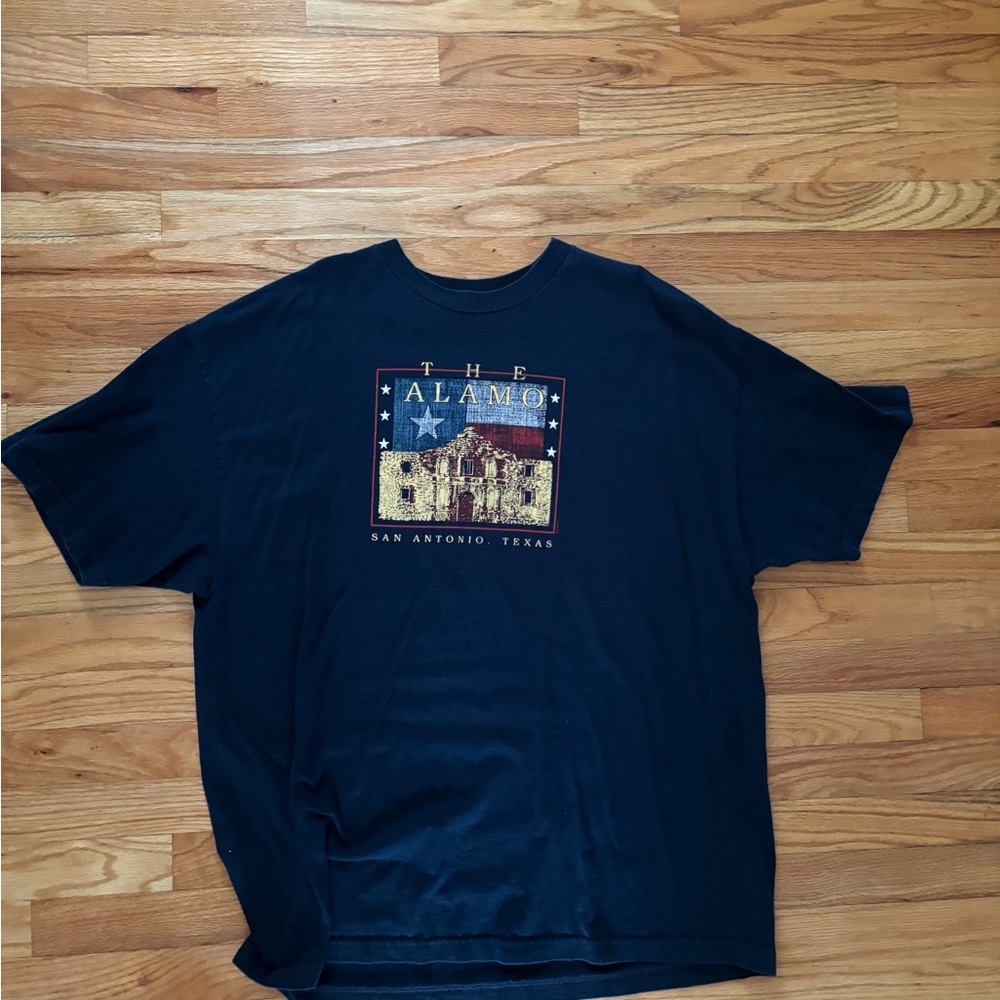 Alamo Graphic Men’s Tee - Navy